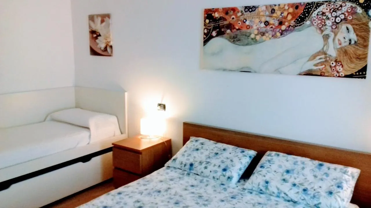Apartament Appartamento Piazza Mazzini Lake Como Włochy